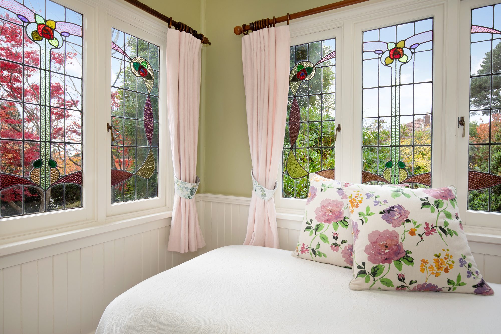 English Rose room at Kurrara Historic Guest House