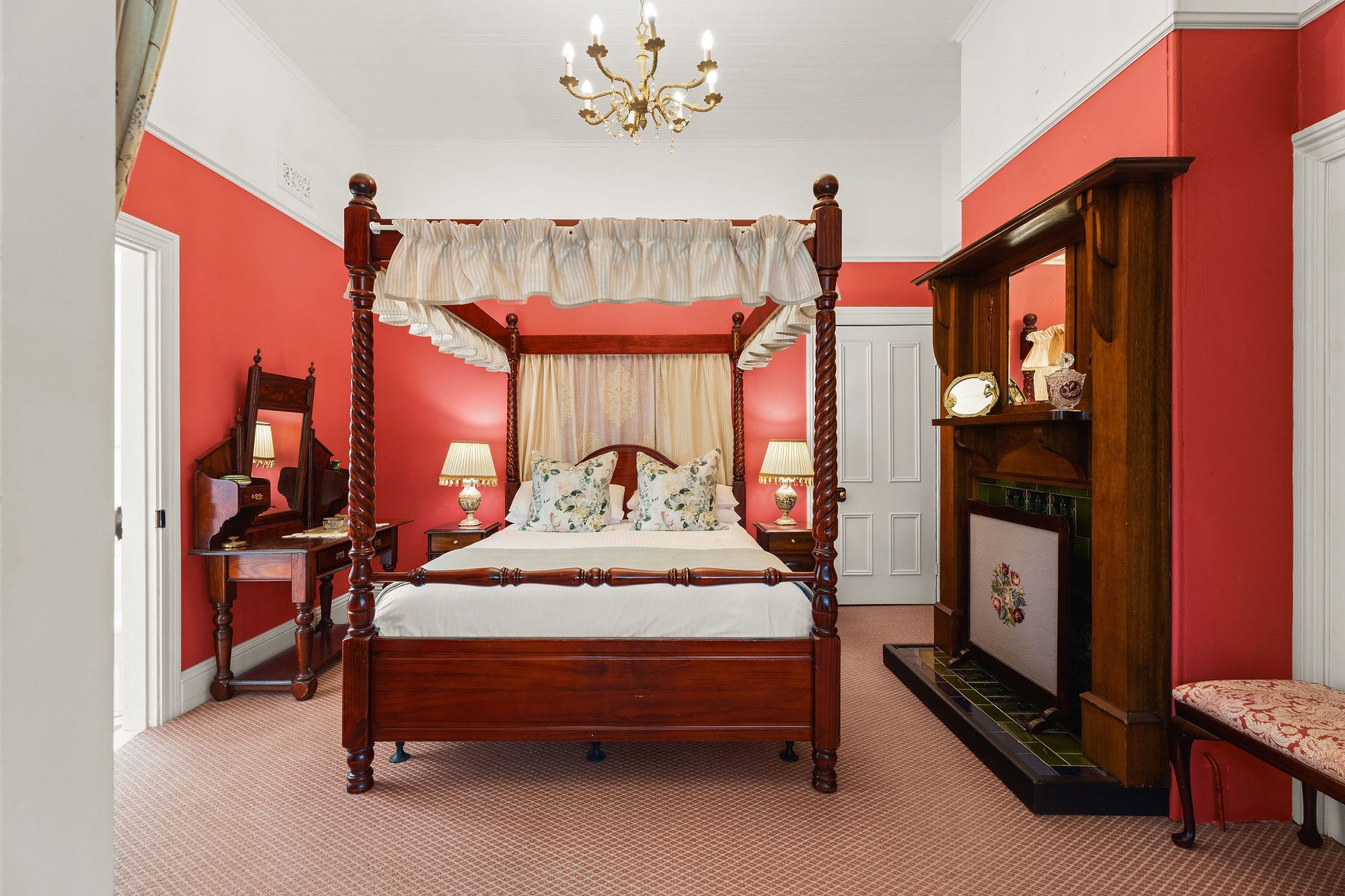 English Rose room at Kurrara Historic Guest House
